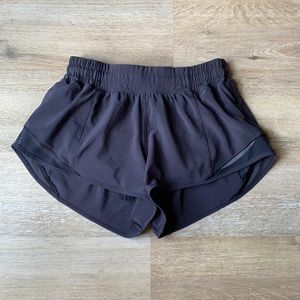 Lululemo hotty hot shorts black